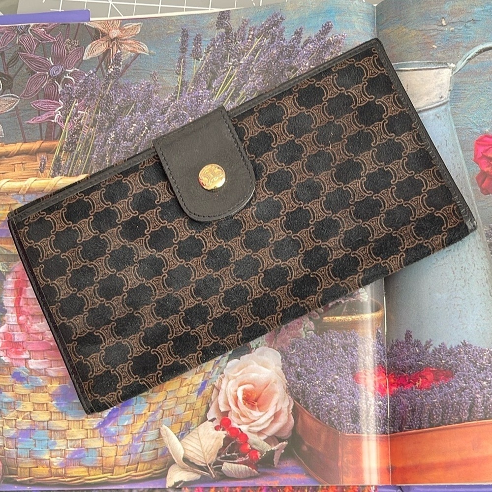 Celine Vintage Black&Biege Suede Logo Long Leather Trim & Interior Wallet. MA100